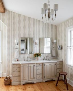 Vivian Single Sconce - TOB2032 | Visual Comfort
