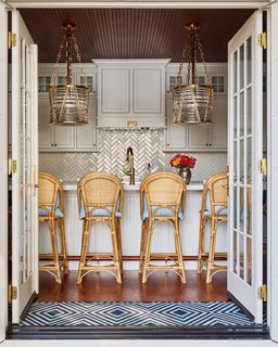 Chatham Large Lantern - RL5148 | Visual Comfort Chatham Large Lantern - RL5148 | Visual Comfort