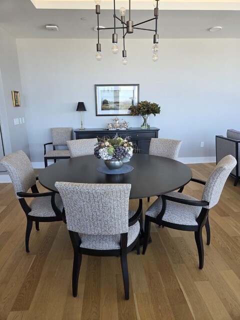 Lorenze Round Extension Dining Table—48