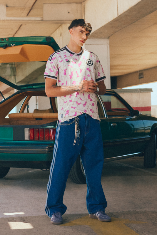 【新品】アディダス FIREBIRD ADICOLOR DENIM PANTS adidas FIREBIRD ADICOLOR DENIM PANTS - Multi | Free Shipping with