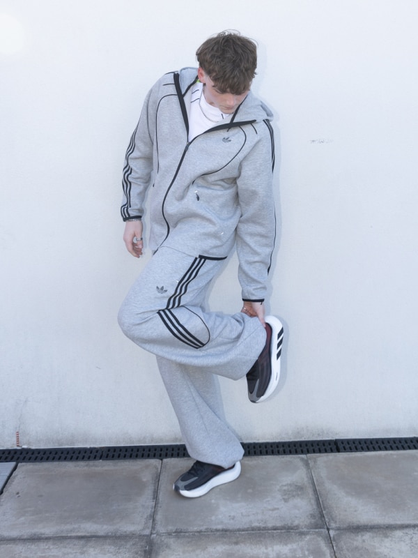 adidas SPACER TEAMGEIST 26 CUTLINE FULLZIP HOODIE - Black | Free