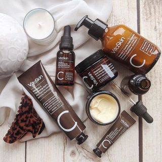 (Gifted) V I T A S K I N 🧡 How amazing does this Vitamin-C vegan skincare line look?! A clean and conscious vitamin enriched brand from hollandandbarrett 🙌 I was in my element unboxing these products. There really is something for everyone here. Vitamin C is known for its brightening and glowing effects. Combined with sweet orange, sea buckthorn and kiwi seed to combat ageing and give you the glow. Products range from £15-£18, a really great price point for clean beauty. I’m so excited to try these products, everything looks so good! I will be posting more on my blog in the coming weeks. Stay tuned! 
__________
hollandandbarrett  Vitaskin Vitamin C: Collagen Boosting Serum, Lifting Eye Cream, Anti-Pollution Glow Day Cream, Collagen Boosting Night Cream, Illuminating Oil, Gentle Daily Exfoliator & Cleansing Balm
__________
#hollandandbarrett #vitaskin #veganandcrueltyfree #vitamincskincare #vitcskincare #newinbeauty #newskincare #glowingskinisalwaysin #cleanbeautyproducts #naturalskin