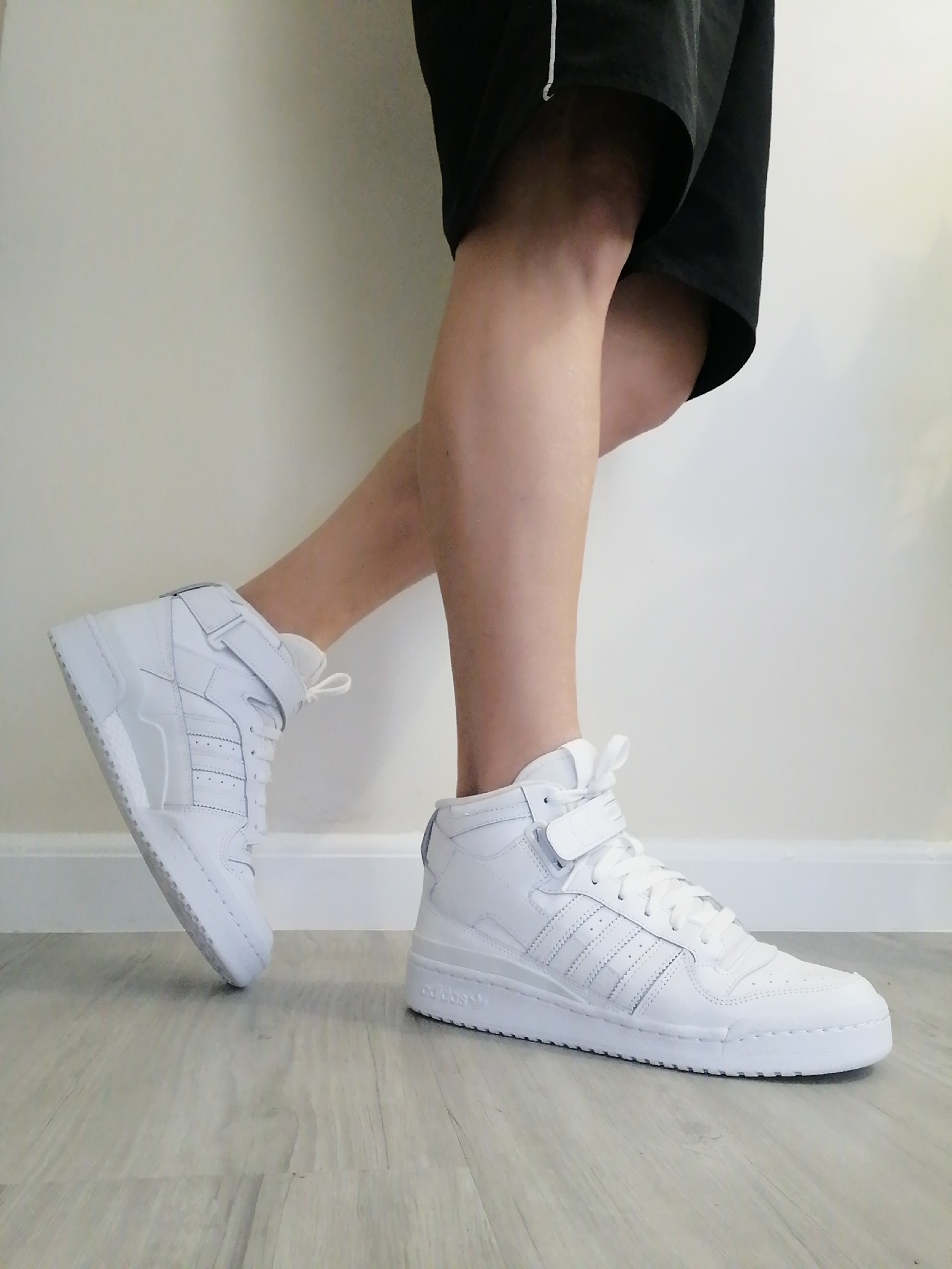  FORUM MID ホワイト スニーカー 28cm adidas Forum Mid Sneakers - White | Free Shipping with adiClub