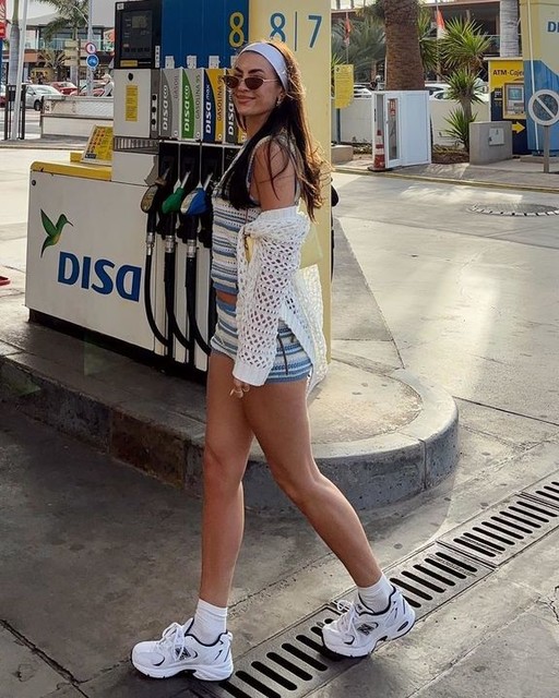 New Balance 530 trainers in white and black