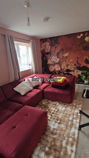 A closer look at the living room ✨️😍 

This dfs sectional is literally EVERYTHING! 

And the wallpaper from hours shopping on etsyuk really brings things together ❤️ 

#homedecor #mydfs #livingroominspiration #newhome