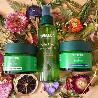 🌱 Skin food 🌱

As autumn creeps in and replaces summer, our skin texture will change along with the leaves 🍂

hollandandbarrett are here to spare you the dry, flakey skintastrophy!

The rich botanical blend uses organic calendula, pansy, chamomile, and squalane to deeply nourish and restore the skin barrier, protecting you from the elements.

The day cream and night cream are the ultimate duo that you never knew you needed.
The light oil spray is non greasy whilst adding moisture and radiance to your skin.

Have you tried the weleda skin food range yet?
Let me know your must haves in the comments! 🌱🍂

#HBxWeledaSkinFood #MyHB #gifted #ad #skincare #autumnskin #natural #naturalskincare #hollandbarrett