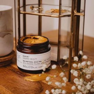 Fight the dull weather with Premium beauty that's as good as gold at hollandandbarrett ✨

evolvebeautyuk 's new Gold Face Mask has been designed to deliver the rejuvenation benefits, cellular renewal and can be used at any time, year-round, making it the perfect way to enhance your glow. 🌟

#hollandandbarrett #skincare #skincareproducts #gold #skin #cream #shop #orchard #orcharddidcot