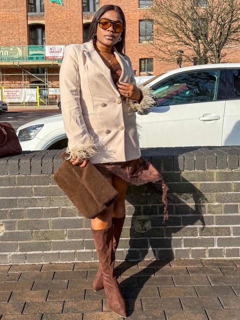 Topshop Georgia folded borg clutch grab bag in chocolate